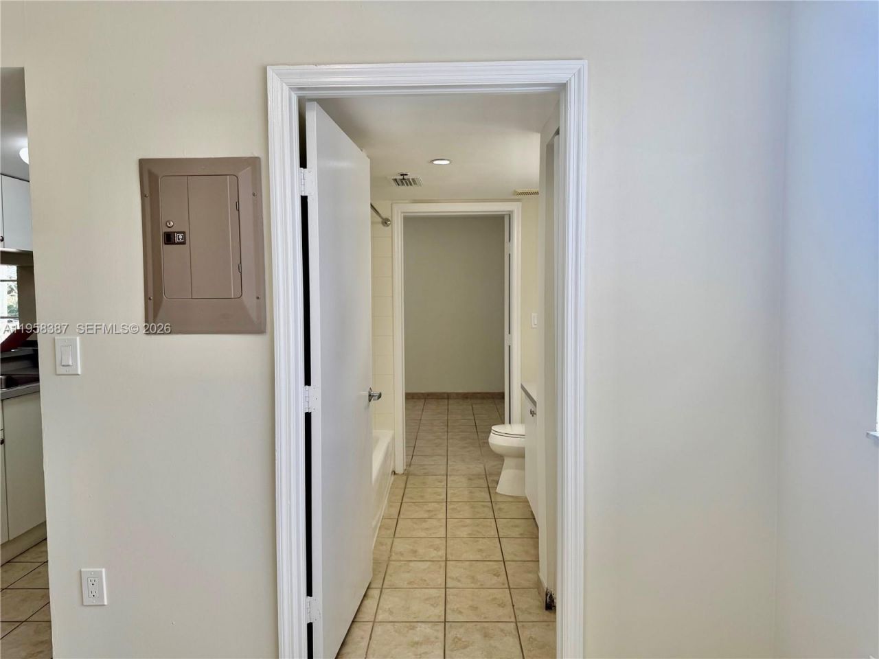 601 SW 37th Ave, Unit 304, Miami, FL 33135 Photo