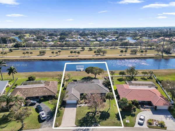 10180 SW 1st Ct, Coral Springs, FL 33071