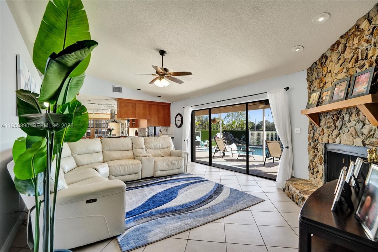 10180 SW 1st Ct, Coral Springs, FL 33071 Photo