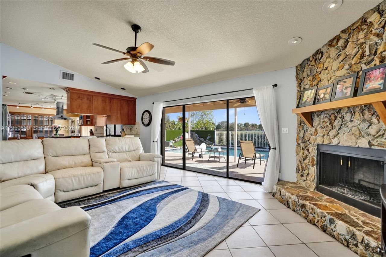 10180 SW 1st Ct, Coral Springs, FL 33071 Photo