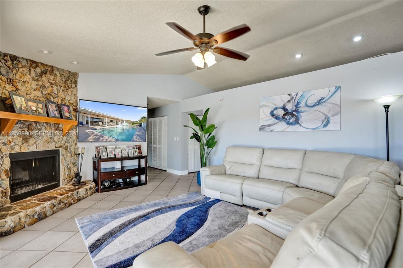 10180 SW 1st Ct, Coral Springs, FL 33071 Photo