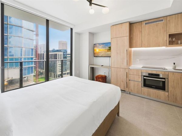 11 NE 6th St, Unit 1802, Miami, FL 33132