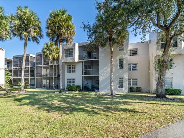 3100 Riverside Dr, Unit 210, Coral Springs, FL 33065