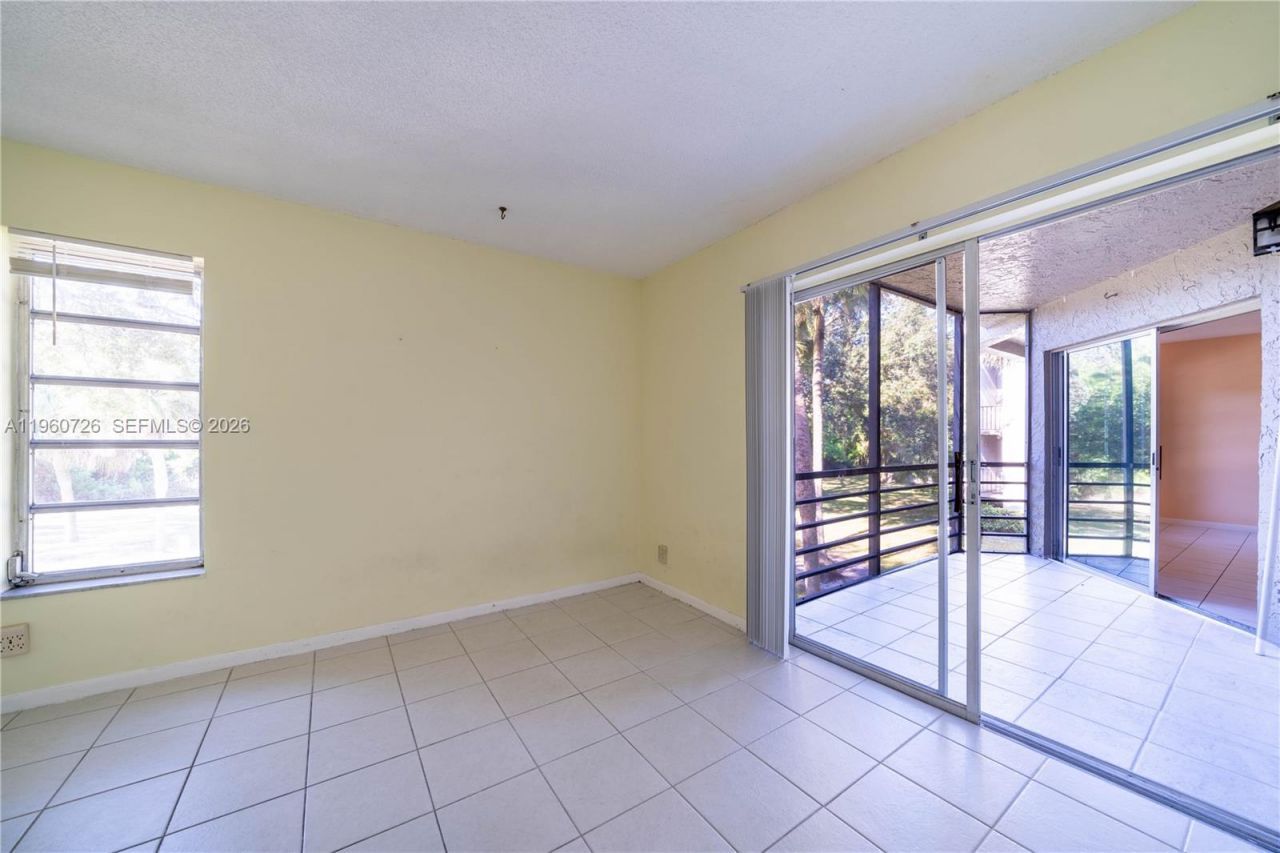 3100 Riverside Dr, Unit 210, Coral Springs, FL 33065 Photo