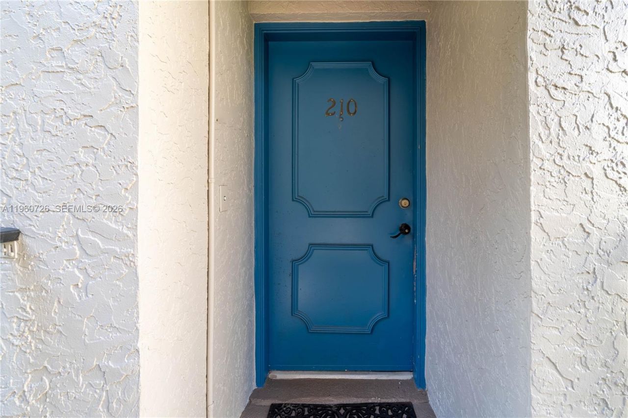 3100 Riverside Dr, Unit 210, Coral Springs, FL 33065 Photo