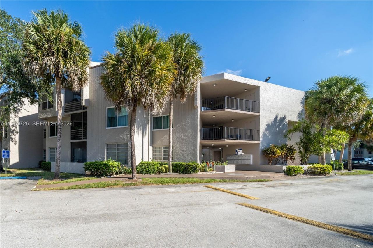 3100 Riverside Dr, Unit 210, Coral Springs, FL 33065 Photo