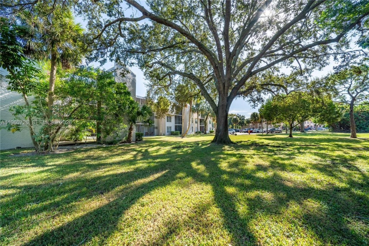 3100 Riverside Dr, Unit 210, Coral Springs, FL 33065 Photo