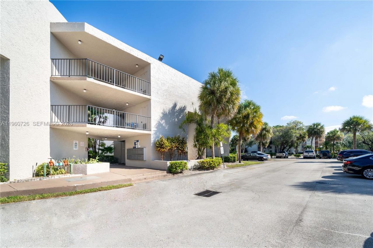 3100 Riverside Dr, Unit 210, Coral Springs, FL 33065 Photo