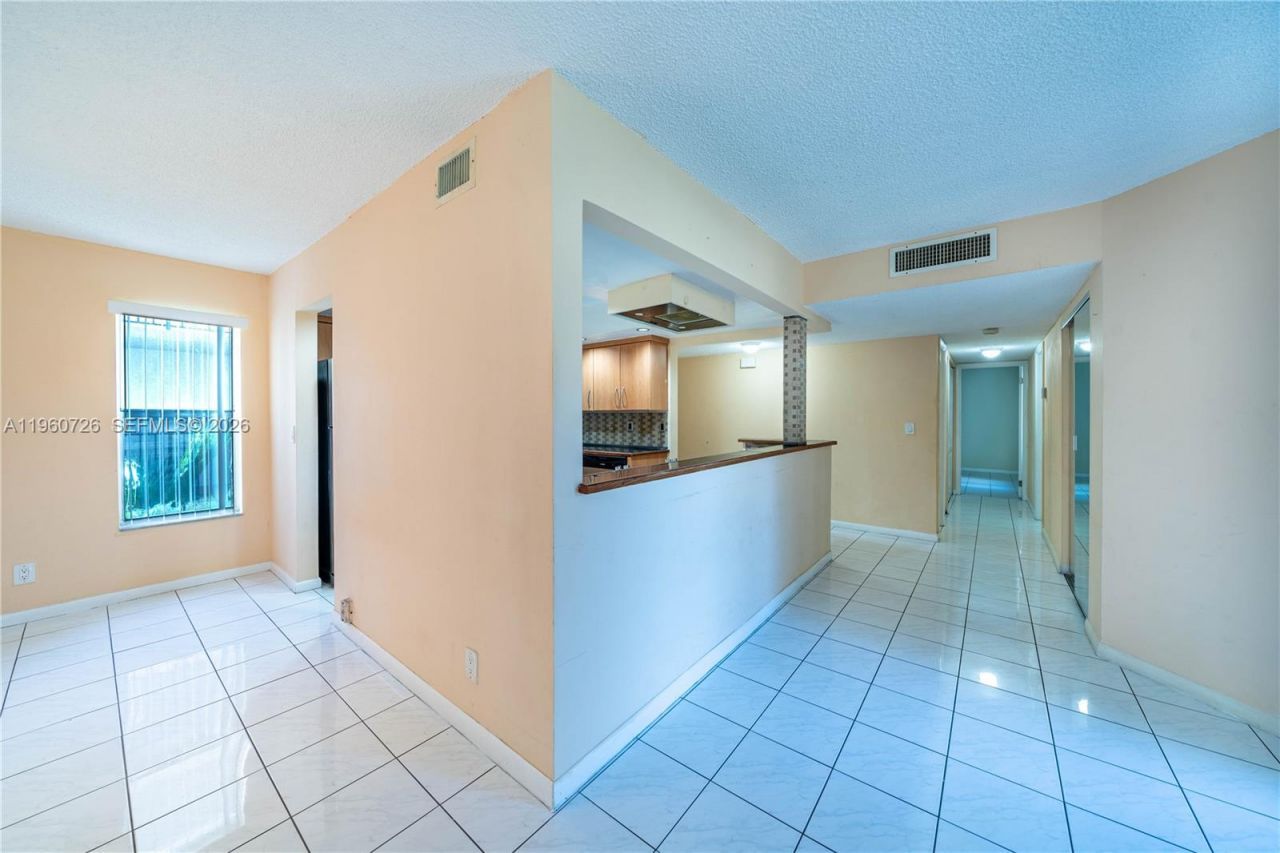 3100 Riverside Dr, Unit 210, Coral Springs, FL 33065 Photo