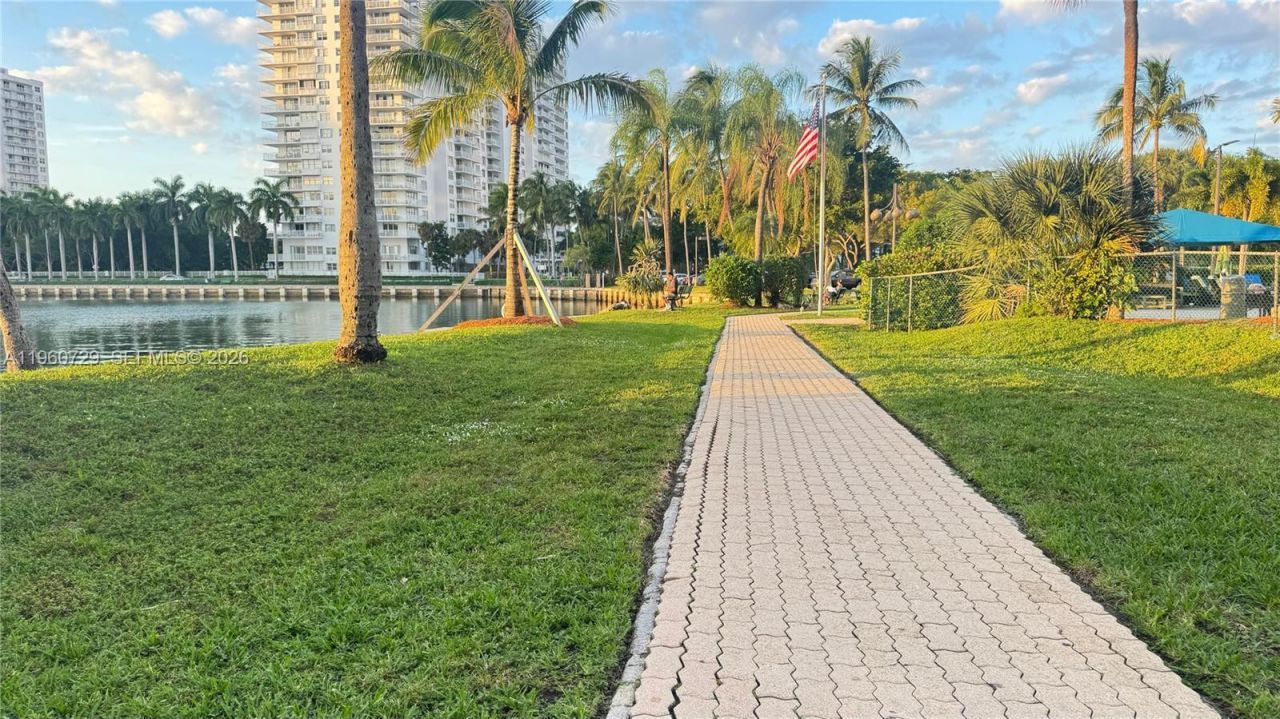 18151 NE 31st Ct , Unit 707, Aventura, FL 33160 Photo