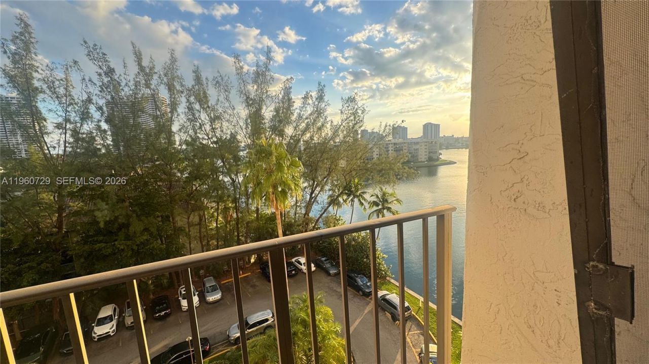 18151 NE 31st Ct , Unit 707, Aventura, FL 33160 Photo