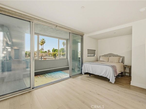 433 Pine, Unit 201, Long Beach, CA 90802