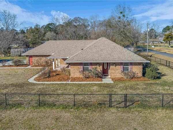 22095 8th Street, Silverhill, AL 36576