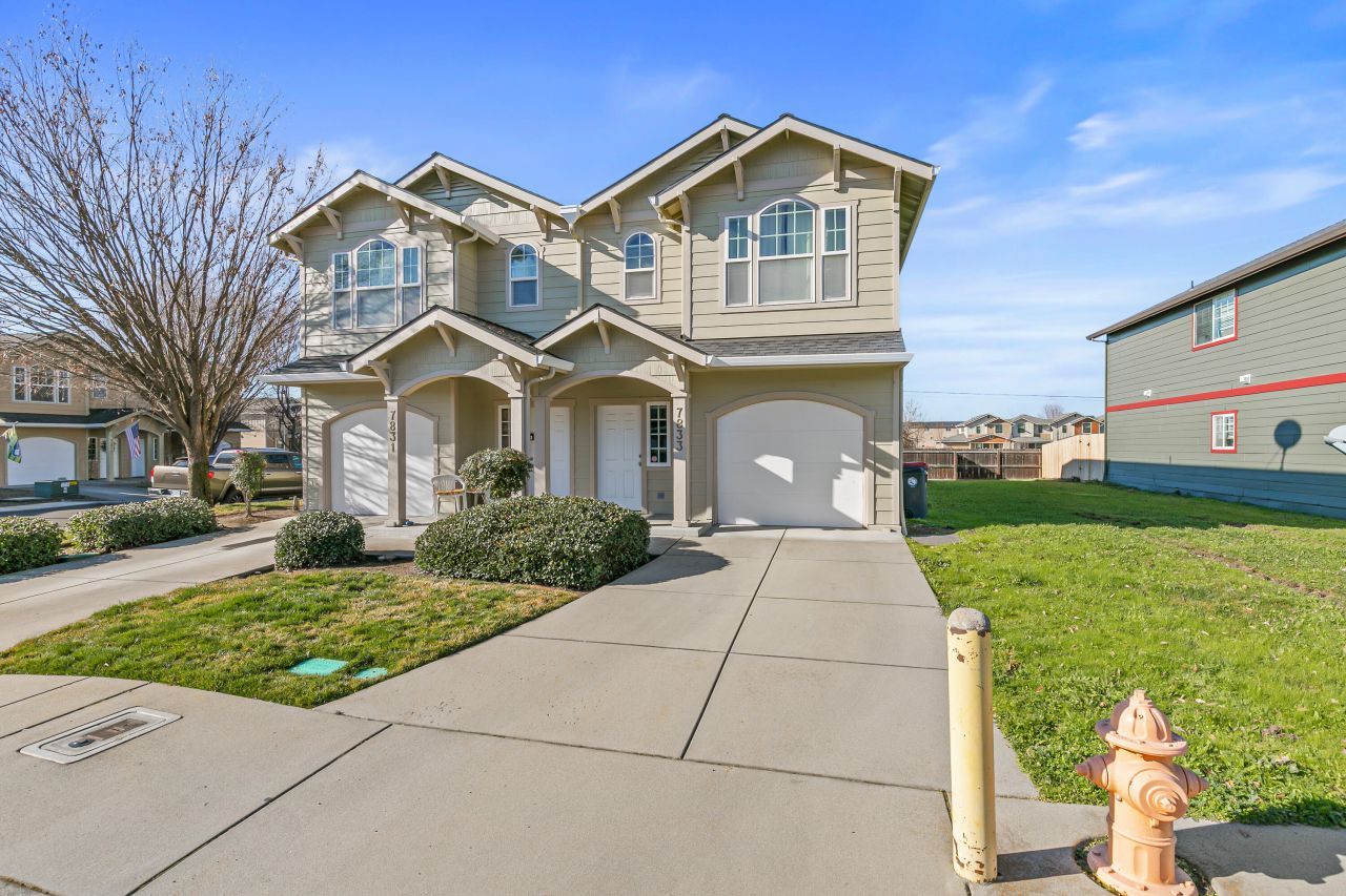 7833 Phaedra Lane, White City, OR 97503 Main Photo