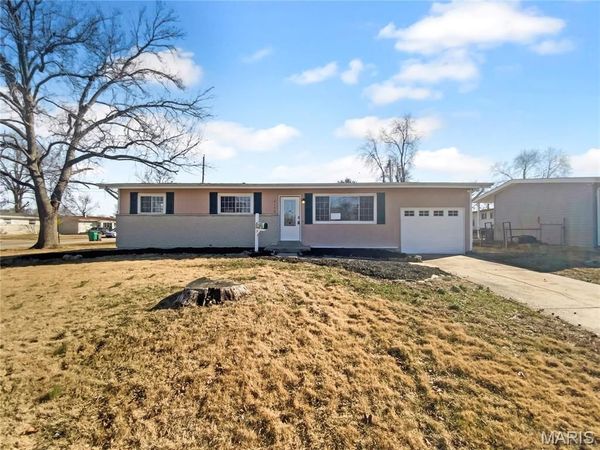 2190 Love Lane , Florissant, MO 63031