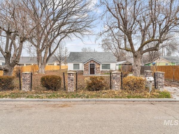 317 E Ithaca Street, Caldwell, ID 83605