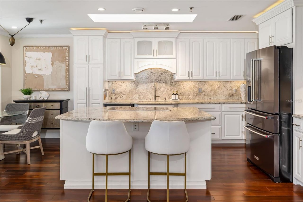 2195 Harbourside Drive, Unit 404, Longboat Key, FL 34228 Photo