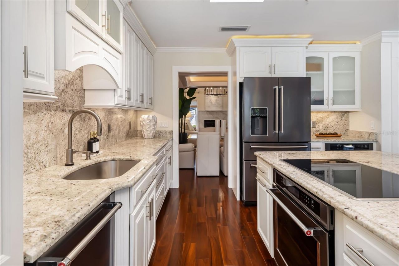 2195 Harbourside Drive, Unit 404, Longboat Key, FL 34228 Photo