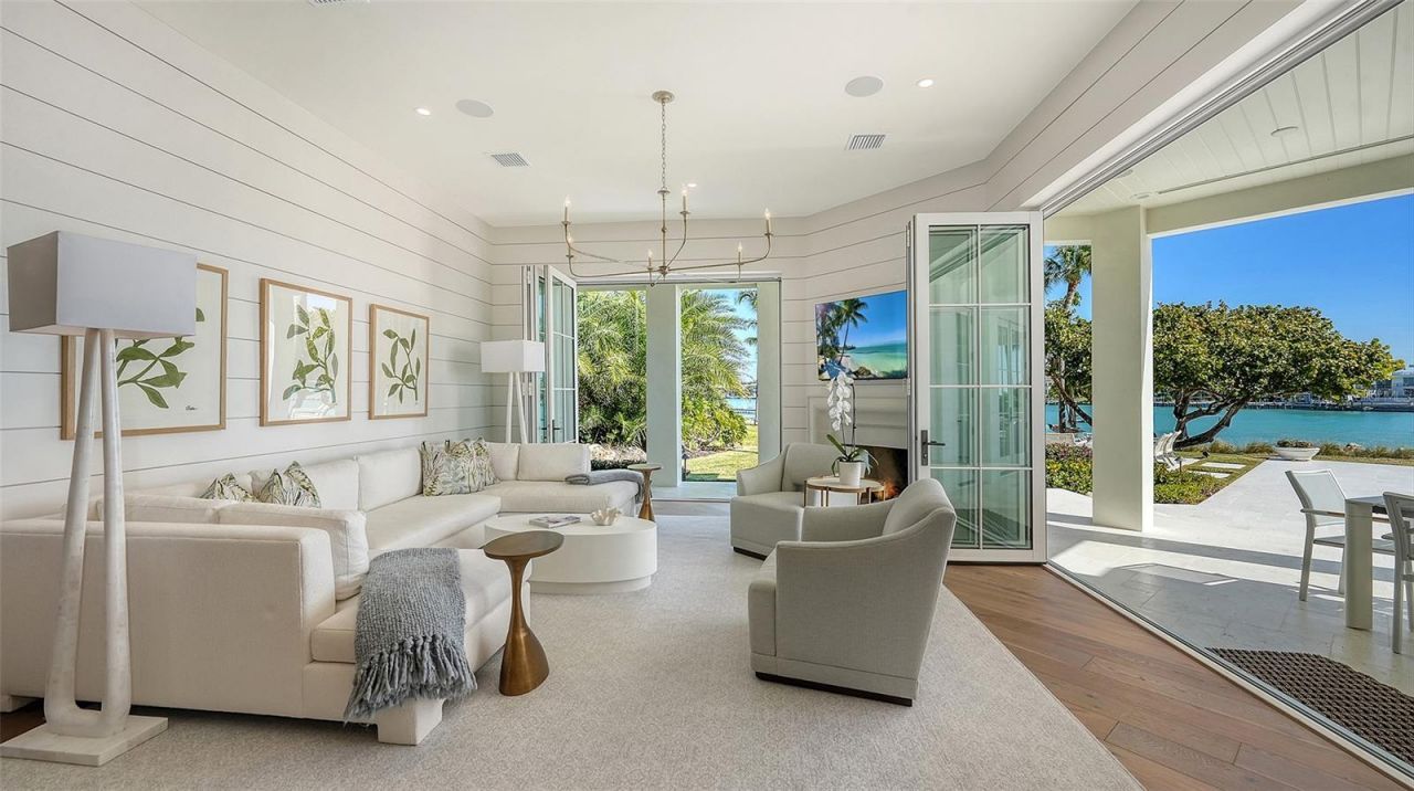 70 Lighthouse Point Drive, Longboat Key, FL 34228 Photo