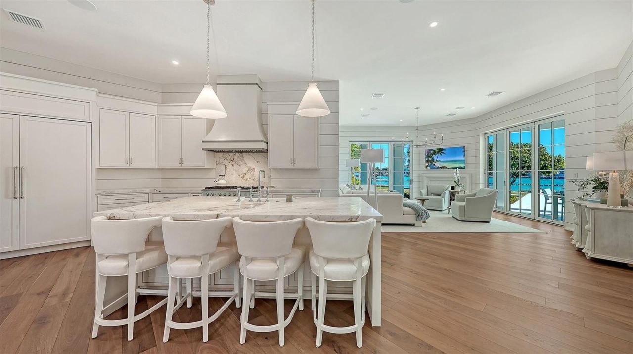 70 Lighthouse Point Drive, Longboat Key, FL 34228 Photo