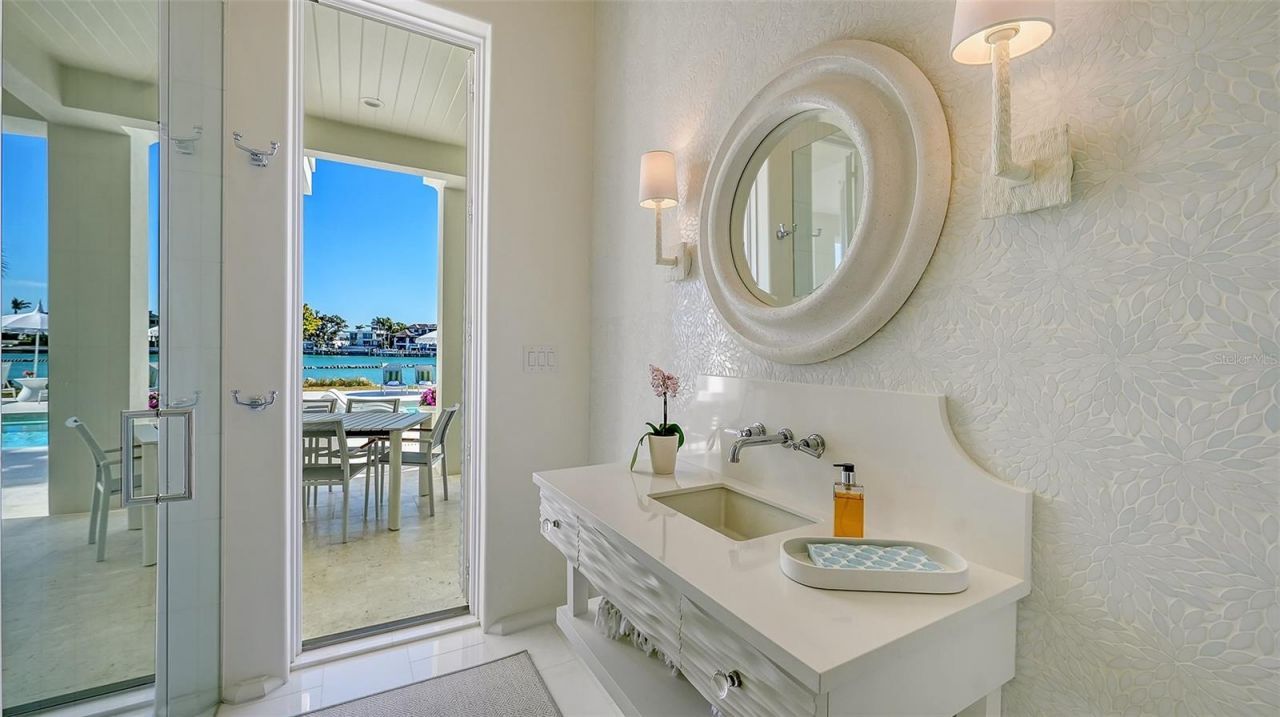 70 Lighthouse Point Drive, Longboat Key, FL 34228 Photo