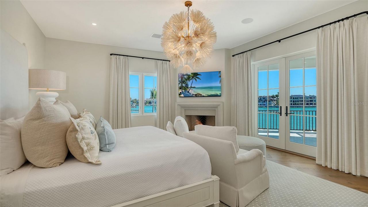 70 Lighthouse Point Drive, Longboat Key, FL 34228 Photo