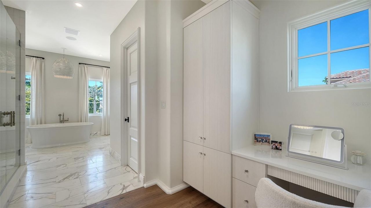 70 Lighthouse Point Drive, Longboat Key, FL 34228 Photo