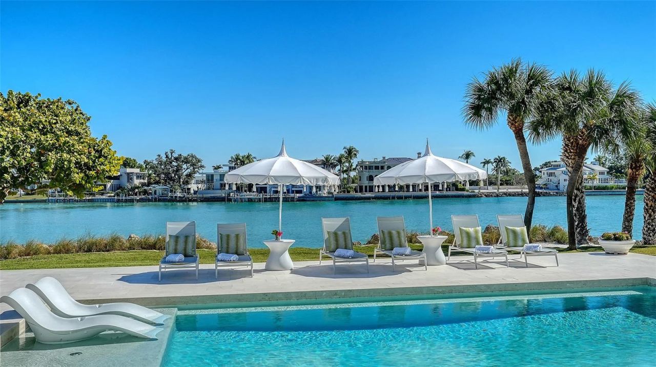 70 Lighthouse Point Drive, Longboat Key, FL 34228 Photo