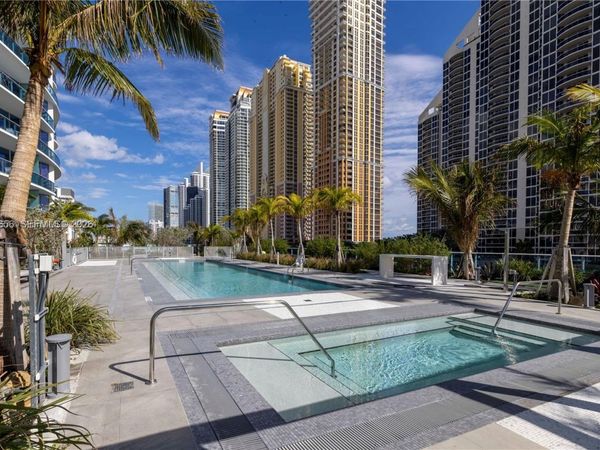 17550 Collins Ave, Unit 505, Sunny Isles Beach, FL 33160