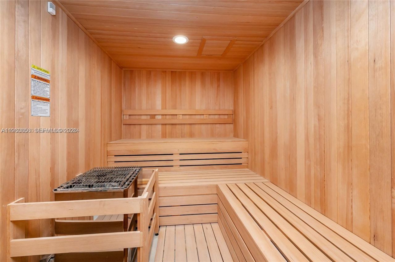 17550 Collins Ave , Unit 505, Sunny Isles Beach, FL 33160 Photo