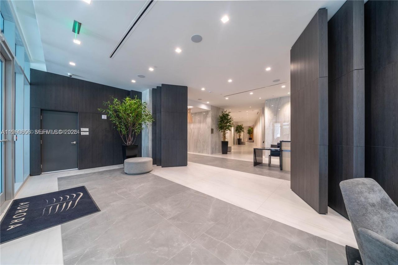 17550 Collins Ave , Unit 505, Sunny Isles Beach, FL 33160 Photo