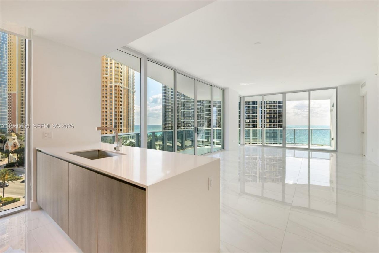 17550 Collins Ave , Unit 505, Sunny Isles Beach, FL 33160 Photo