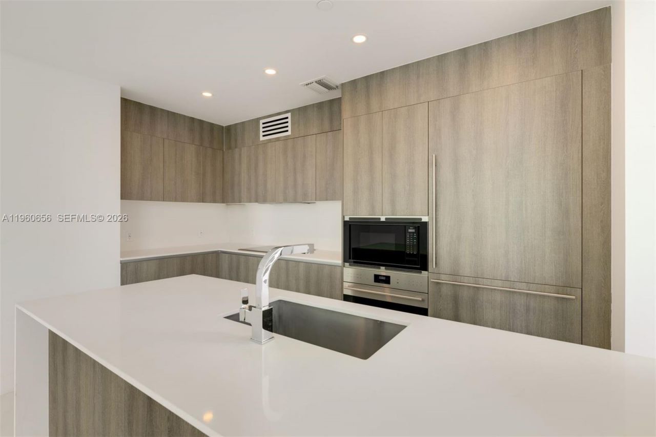 17550 Collins Ave, Unit 505, Sunny Isles Beach, FL 33160 Photo