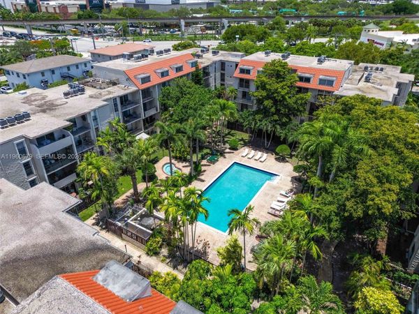 6900 N Kendall Dr, Unit A303, Pinecrest, FL 33156