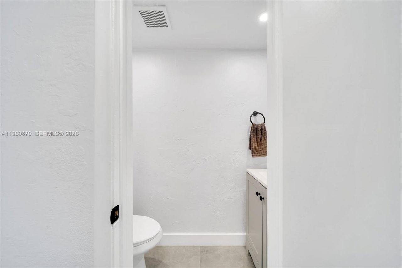 6900 N Kendall Dr, Unit A303, Pinecrest, FL 33156 Photo