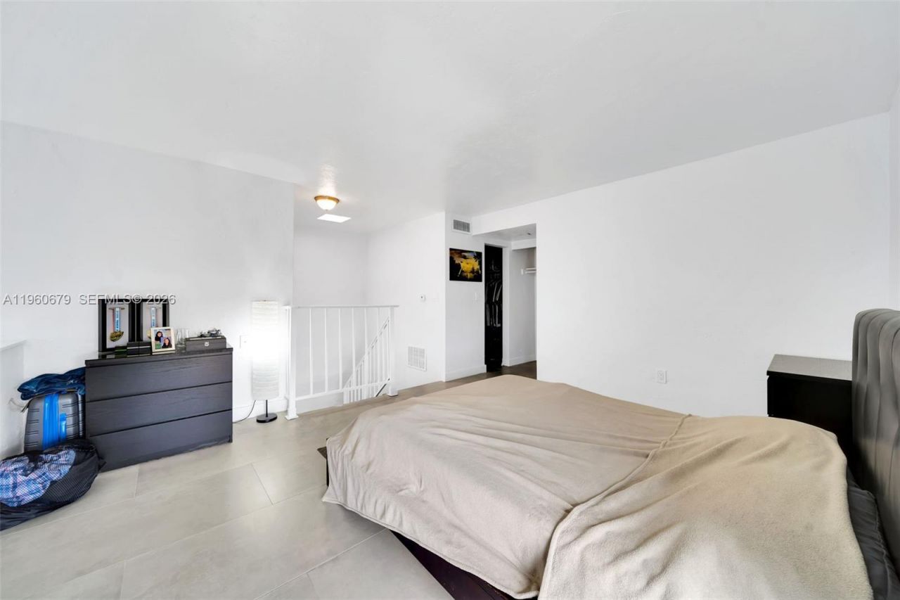 6900 N Kendall Dr, Unit A303, Pinecrest, FL 33156 Photo