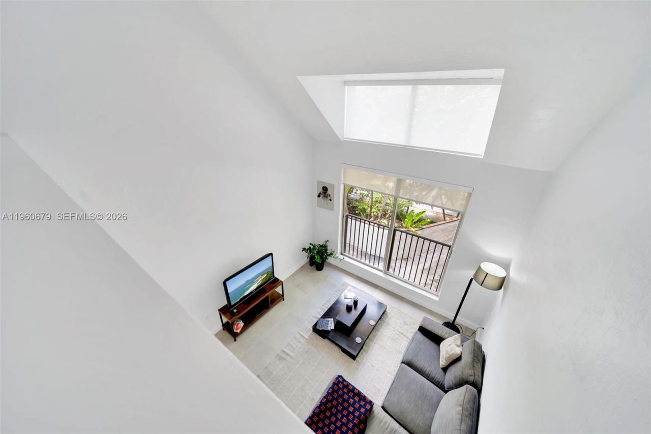 6900 N Kendall Dr, Unit A303, Pinecrest, FL 33156 Photo