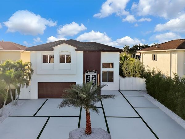 6042 SW 159 CT , Miami, FL 33193