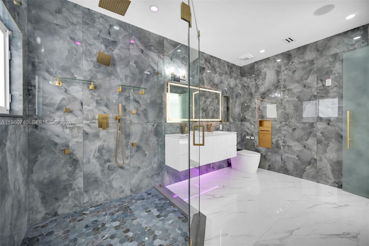 6042 SW 159 Ct , Miami, FL 33193 Photo