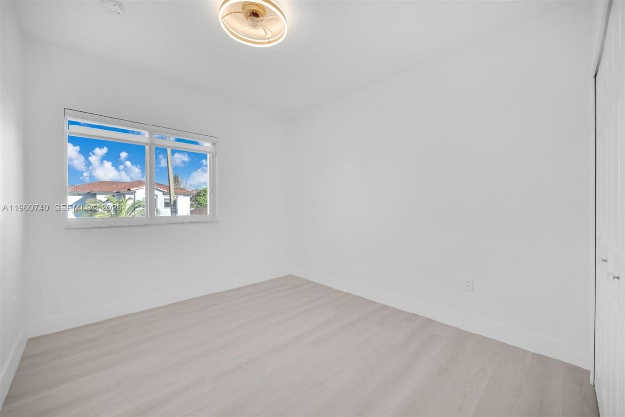 6042 SW 159 Ct , Miami, FL 33193 Photo