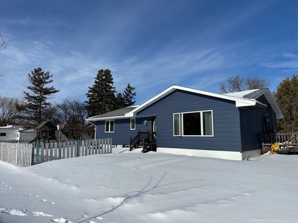 913 Center Street E, Roseau, MN 56751