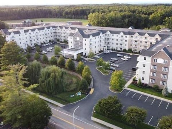 8 Wall Street, Unit APT 428, Clifton Park, NY 12065