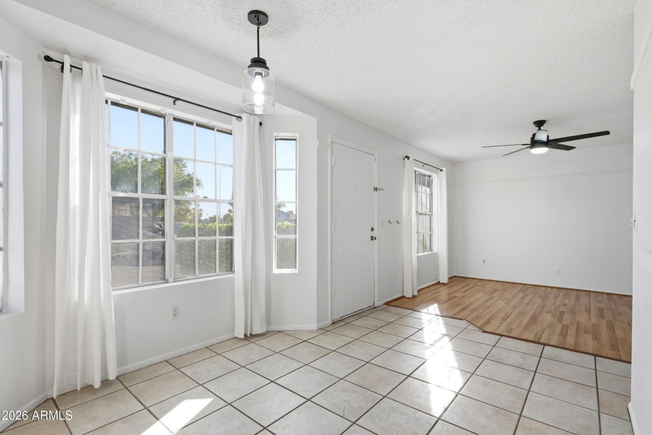 1033 E BENDIX Drive Tempe, AZ 85283