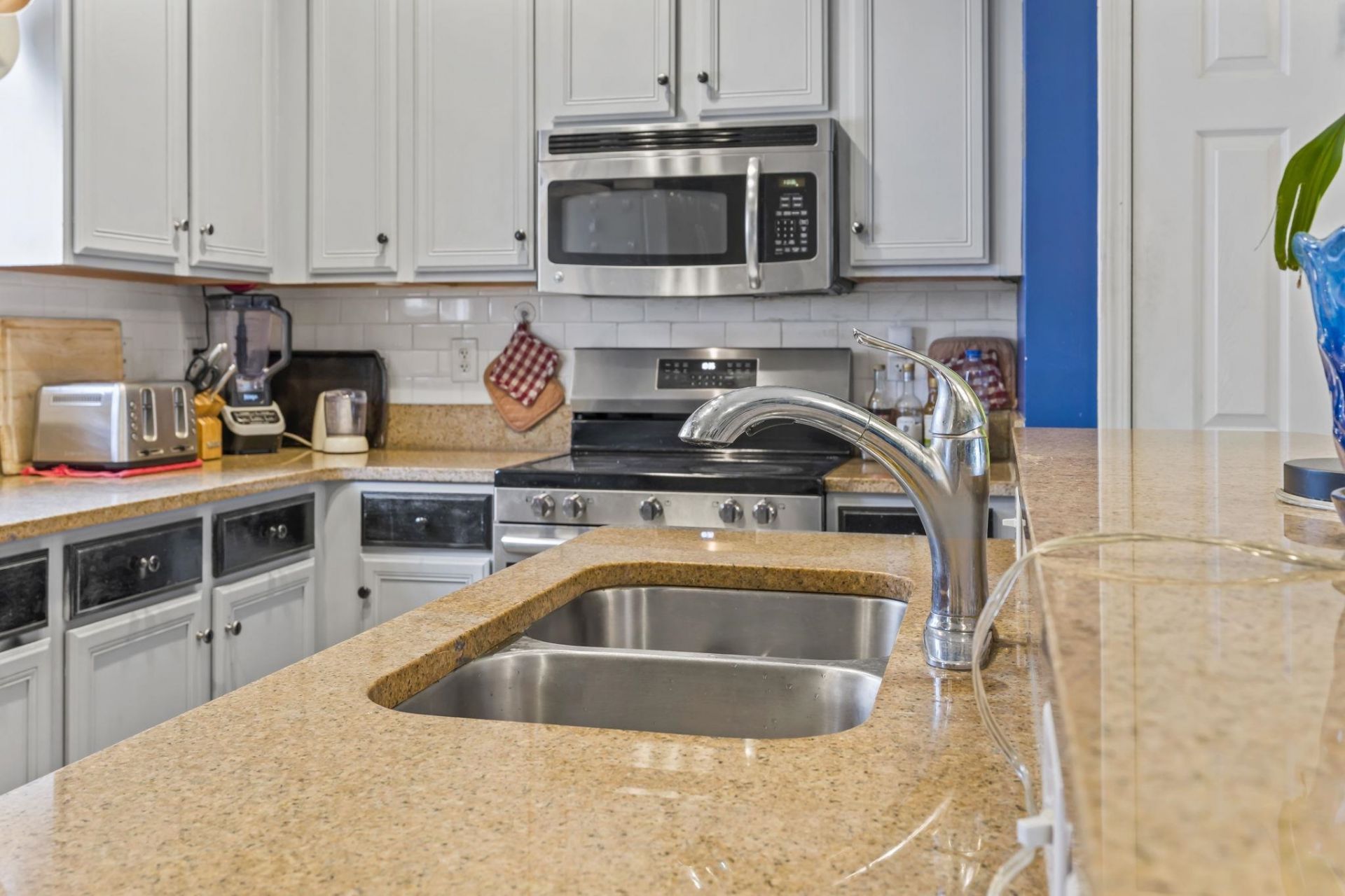 3564 Alexandria Ave. Photo 16