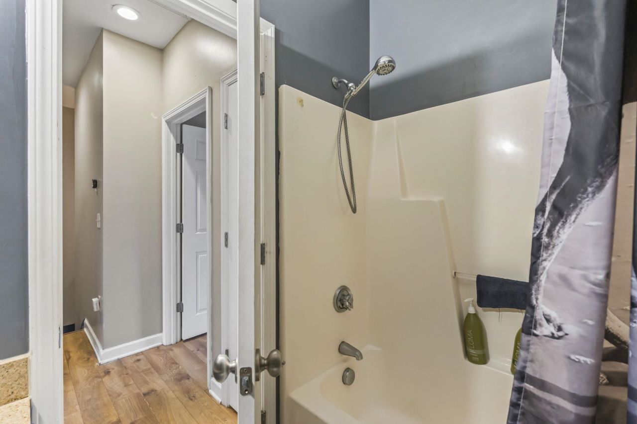 3564 Alexandria Ave. Photo 23