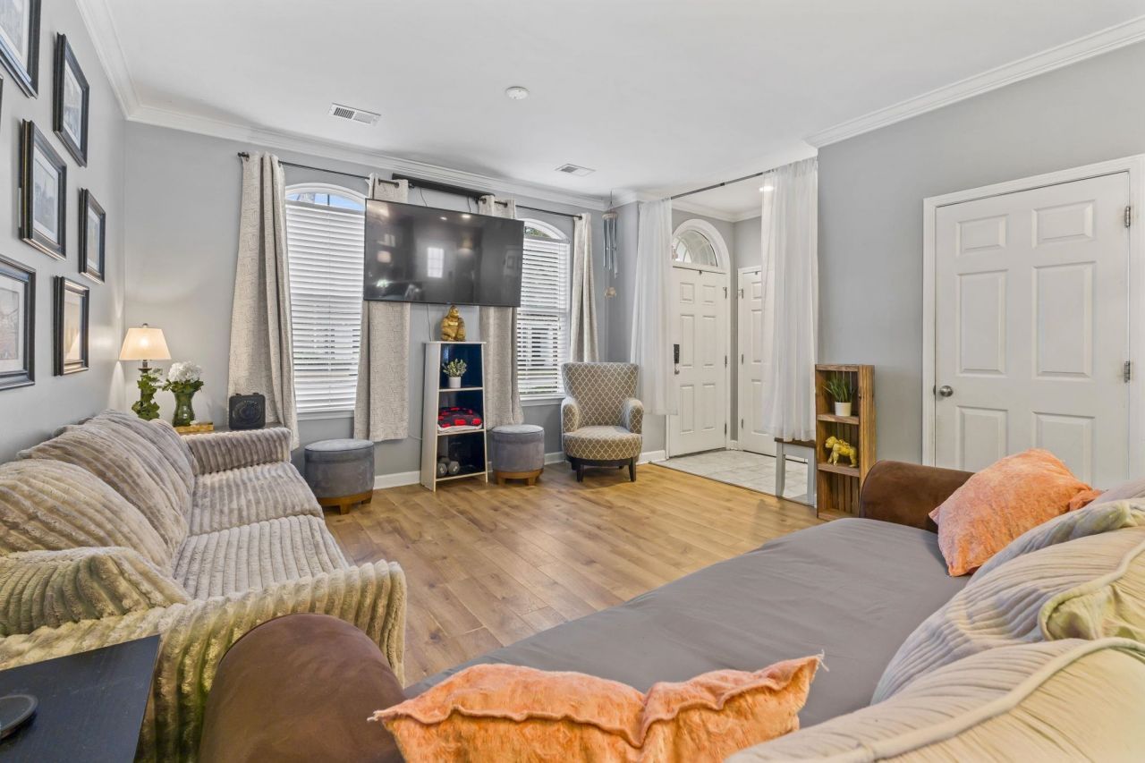 3564 Alexandria Ave. Photo 6