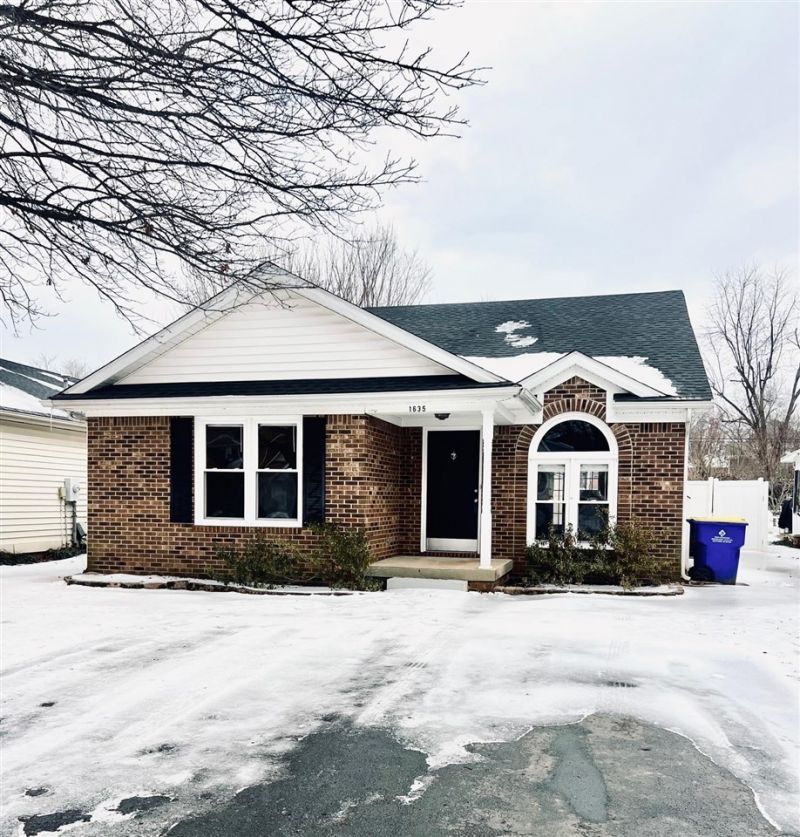 1635 Pleasant Way, Bowling Green, KY 42104 Main Photo