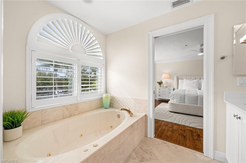 441 4th Ave S, Unit 304, Naples, FL 34102 Photo