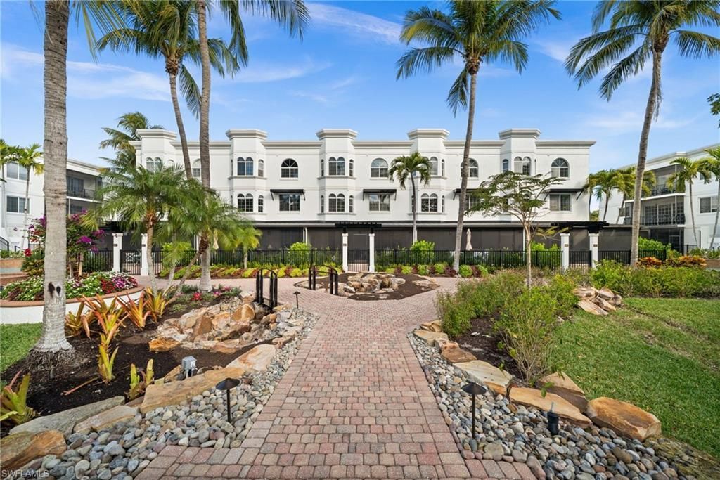 441 4th Ave S, Unit 304, Naples, FL 34102 Photo