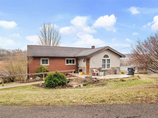 108 Allemande Lane, Valencia, PA 16059